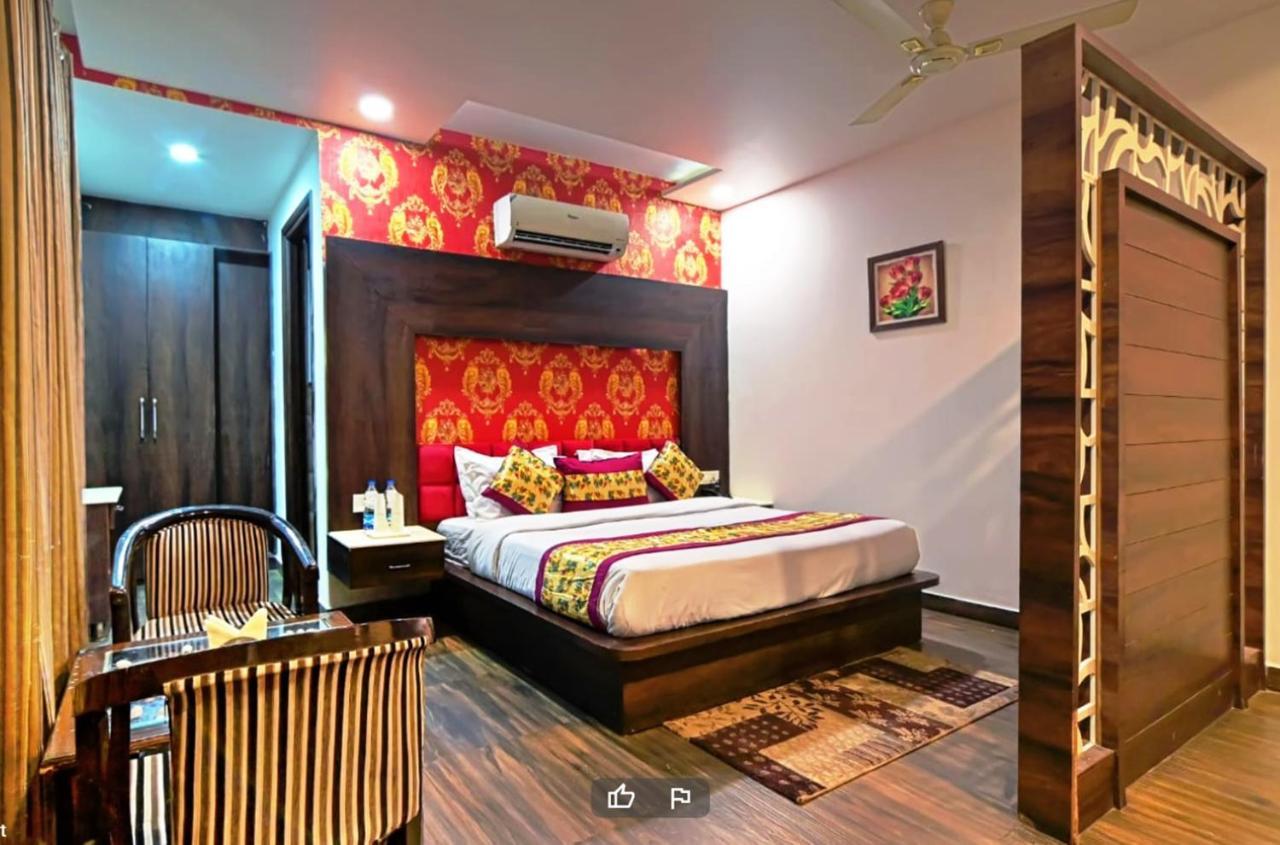 Hotel Royals Grand Galaxy Amritsar Exterior foto